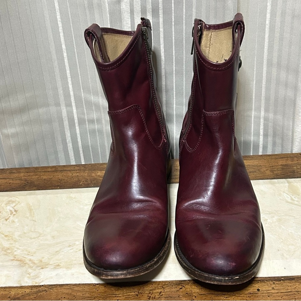 FRYE Women's Melissa Button Short Ankle Boot size 9 Burgundy side zipper - Picture 7 of 9